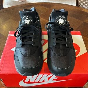 Nike Air Huarache Black Athletic Shoes